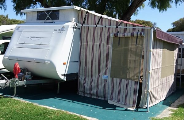 2005 Avan Caravans Tayla MKII 18' Tandem Axle Island Bed Pop-Out