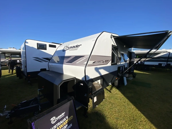Crusader Caravans Connection 25'7 Touring Tandem Axle Air Conditioner