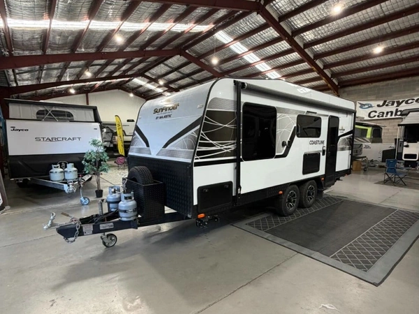 2024 Sunfinder Caravans Coastline 19'6 Solar Panels Ensuite