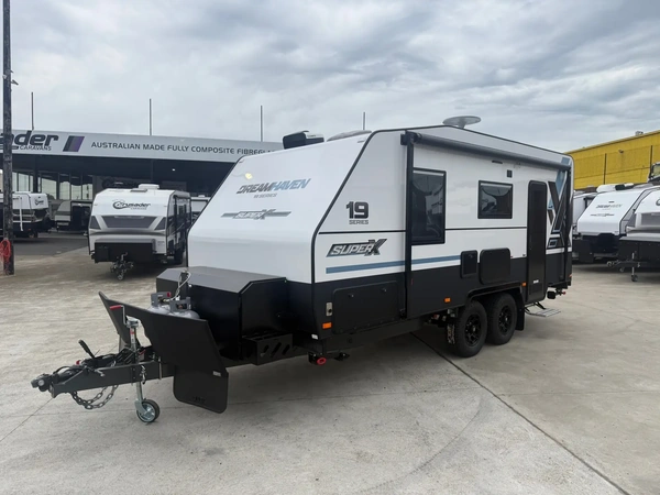 Dreamhaven Caravans 19 Series Super X 25'7 Off Road Air Conditioner Solar Panels