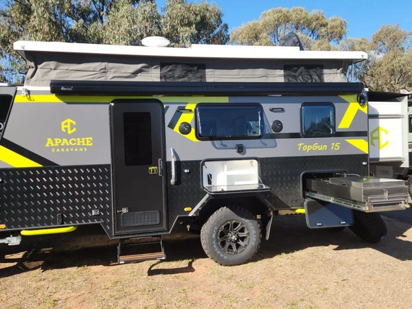 Apache Caravans Top Gun 15 Off Road Solar Panels Full Ensuite