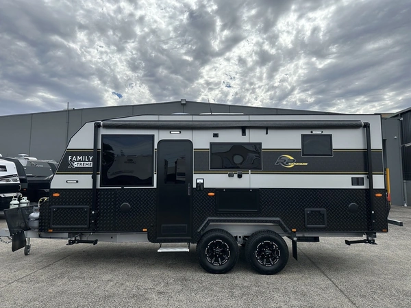 2026 RP Caravans Family X-treme 19'6 Off Road Solar Panels Full Ensuite