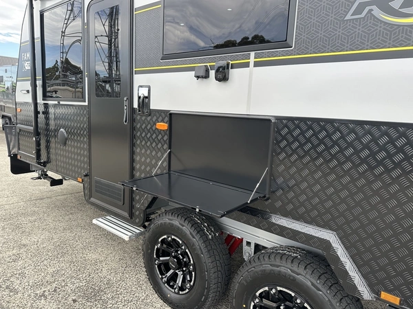 2026 RP Caravans Family X-treme 19'6 Off Road Solar Panels Full Ensuite