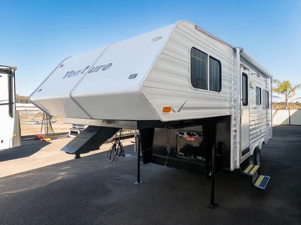 2003 Oz Venture Caravans Touring Shower Toilet U Shaped Lounge