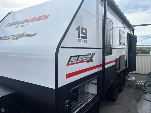 2026 Crusader Caravans Dreamhaven 19 Series Luxury Super X Solar Lithium Full Ensuite