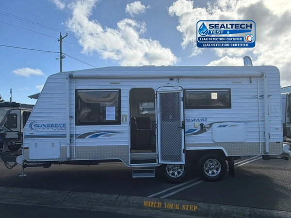2015 Titanium Caravans Sunseeker 19' Off Road Queen Bed Air Conditioning Ensuite