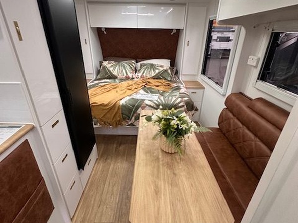 2026 Highclere Caravans Runaway 15'6 Off Road Lithium Battery Full Ensuite