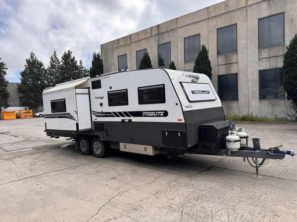 2020 Paramount Caravans Tribute 24'6 Off Road Solar Lithium Full Ensuite