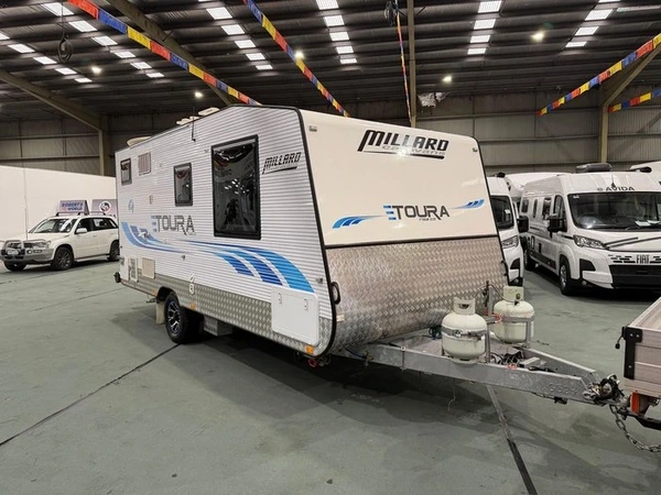 2017 Millard Caravans Toura 17' Touring Air Conditioning Diesel Heater Shower Toilet